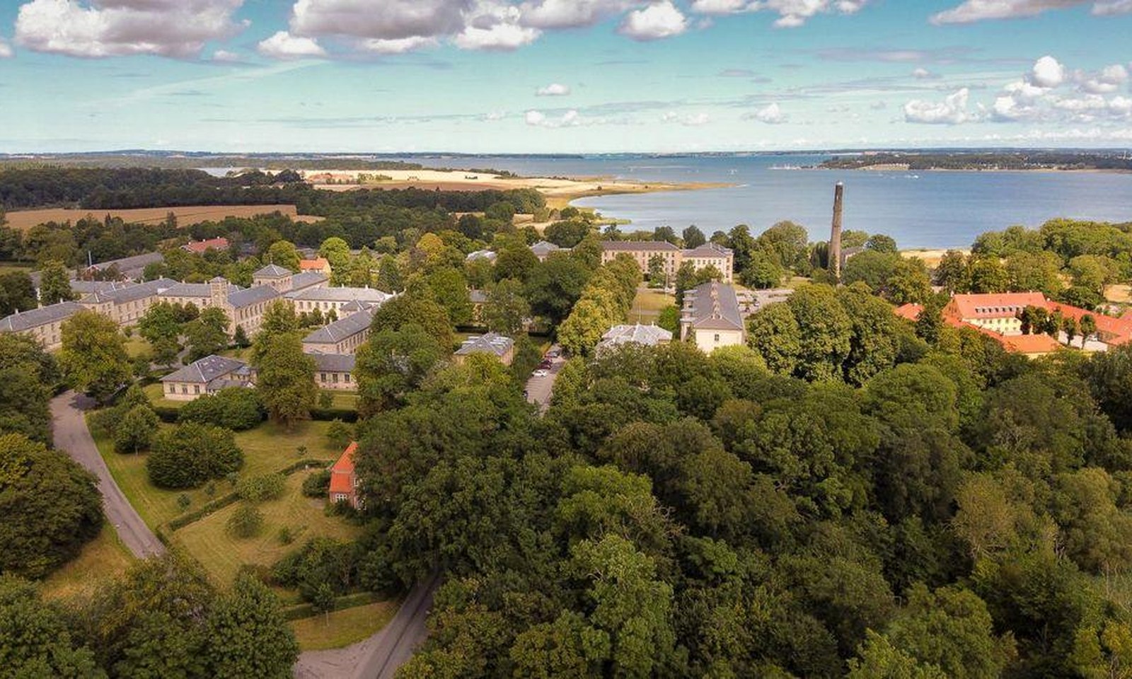 Luftfoto af Sankt Hans-området og Roskilde Fjord